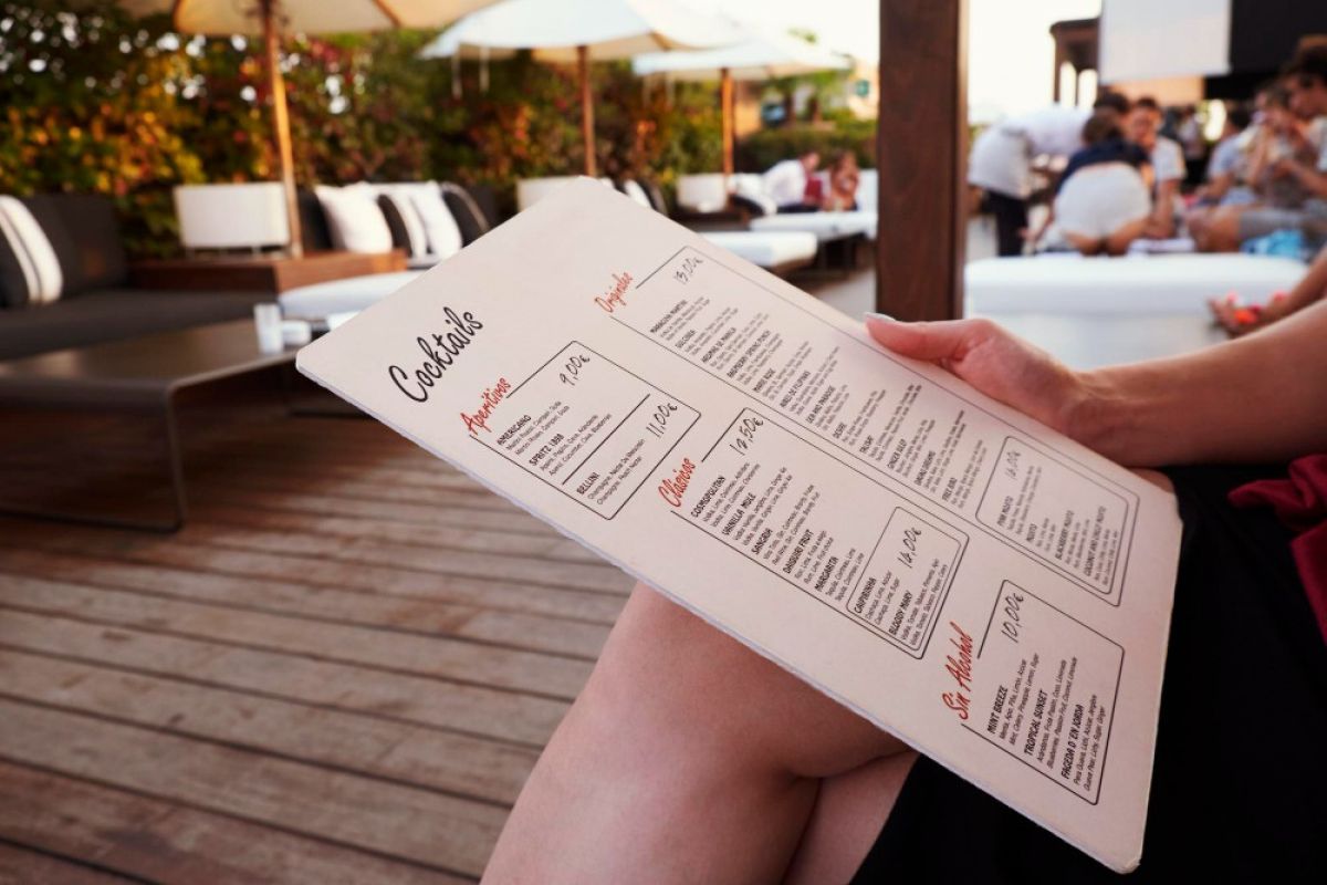 Kalendarz marketingowy restauratora – co i kiedy drukować na sezon ogródkowy, komunie i Sylwestra